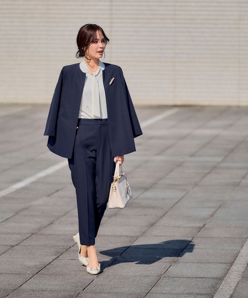 CROSS FUNCTION（クロスファンクション）の「《洗える・シワになりにくい》2点セット 正解 Aラインフレアジャケット&テーパードパンツ　5サイズ展開【CROSS FUNCTION/クロスファンクション】（スーツセット・レディース・ネイビー/ブラック/ライトベージュ・7号/9号/11号/13号/15号）」の4枚目の写真