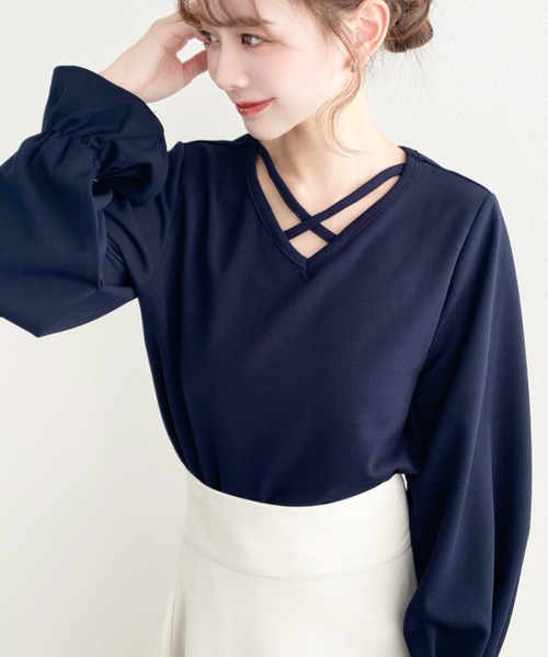 moment+（モーメントプラス）の「しわになりにくいストレッチジョーゼットクロスストラップタックスリーブTブラウス（Tシャツ/カットソー・レディース・ネイビー/ブラック/オフホワイト・M）」の19枚目の写真