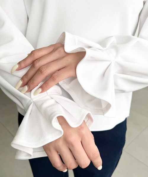 moment+（モーメントプラス）の「しわになりにくいストレッチジョーゼットクロスストラップタックスリーブTブラウス（Tシャツ/カットソー・レディース・ネイビー/ブラック/オフホワイト・M）」の11枚目の写真