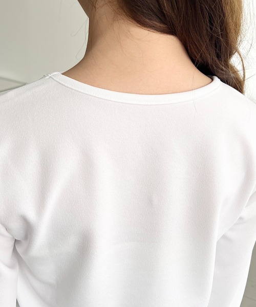 moment+（モーメントプラス）の「しわになりにくいストレッチジョーゼットクロスストラップタックスリーブTブラウス（Tシャツ/カットソー・レディース・ネイビー/ブラック/オフホワイト・M）」の13枚目の写真
