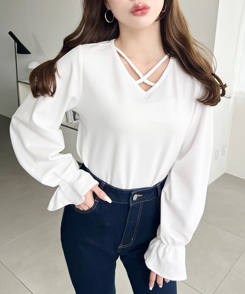 moment+（モーメントプラス）の「しわになりにくいストレッチジョーゼットクロスストラップタックスリーブTブラウス（Tシャツ/カットソー・レディース・ネイビー/ブラック/オフホワイト・M）」の4枚目の写真
