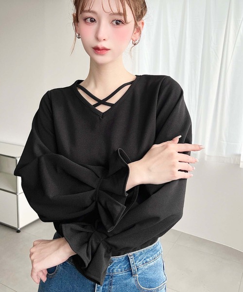 moment+（モーメントプラス）の「しわになりにくいストレッチジョーゼットクロスストラップタックスリーブTブラウス（Tシャツ/カットソー・レディース・ネイビー/ブラック/オフホワイト・M）」の15枚目の写真