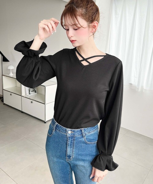 moment+（モーメントプラス）の「しわになりにくいストレッチジョーゼットクロスストラップタックスリーブTブラウス（Tシャツ/カットソー・レディース・ネイビー/ブラック/オフホワイト・M）」の18枚目の写真