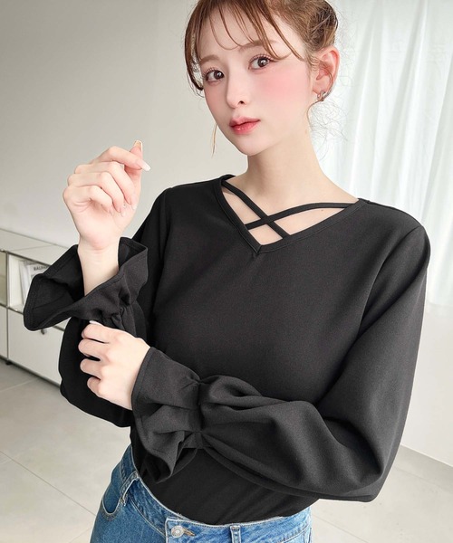 moment+（モーメントプラス）の「しわになりにくいストレッチジョーゼットクロスストラップタックスリーブTブラウス（Tシャツ/カットソー・レディース・ネイビー/ブラック/オフホワイト・M）」の14枚目の写真
