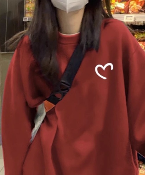 Flugge（フラッジー）の「ワンポイントハートスウェット（スウェット・レディース・レッド/ブラック・LARGE/MEDIUM）」の2枚目の写真