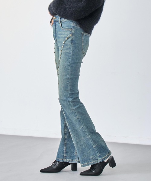 ANAP(アナップ)の「スタッズポイントフレアデニムパンツ(その他パンツ・レディース・ブラック/ブルー・M/S)」の5枚目の写真