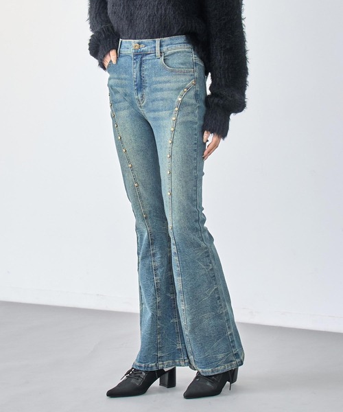 ANAP(アナップ)の「スタッズポイントフレアデニムパンツ(その他パンツ・レディース・ブラック/ブルー・M/S)」の3枚目の写真