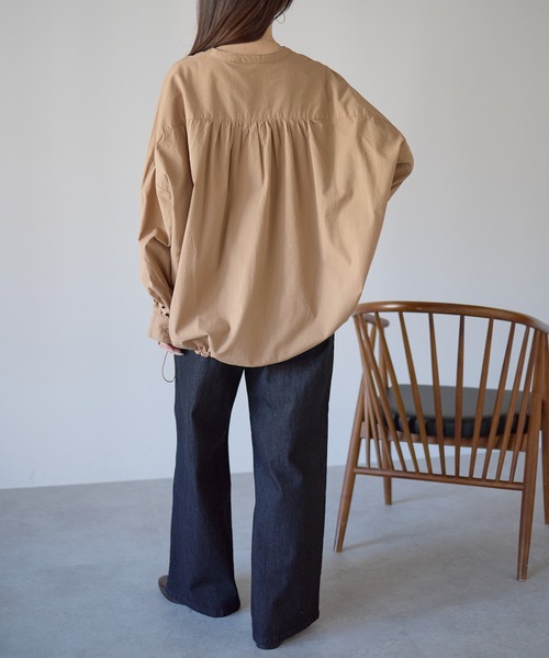 PREFERIR(プレフェリール)の「【ZOZO限定】裾ドロストワイドシャツブラウス(シャツ/ブラウス・レディース・ブラック/ネイビー/キャメル・FREE)」の4枚目の写真