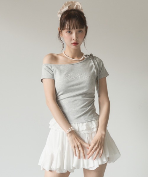 Nadana(ナダナ)の「レースフリルワンショルトップス(Tシャツ/カットソー・レディース・ホワイト/グレー/ブラック・FREE)」の9枚目の写真