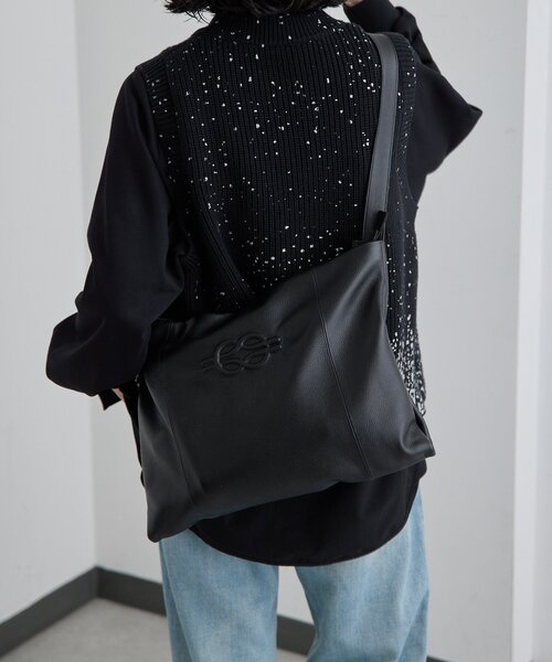 ear PAPILLONNER（イアパピヨネ）の「《本革》エンボスショルダーバッグL（ショルダーバッグ・レディース・ブラック/ベージュ/パープル・FREE）」の22枚目の写真