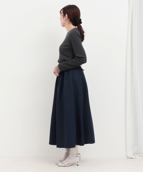 MICO COULIER（ミコクリエ）の「マットタフタスカート（スカート・レディース・ネイビー/オリーブ・36/38）」の4枚目の写真