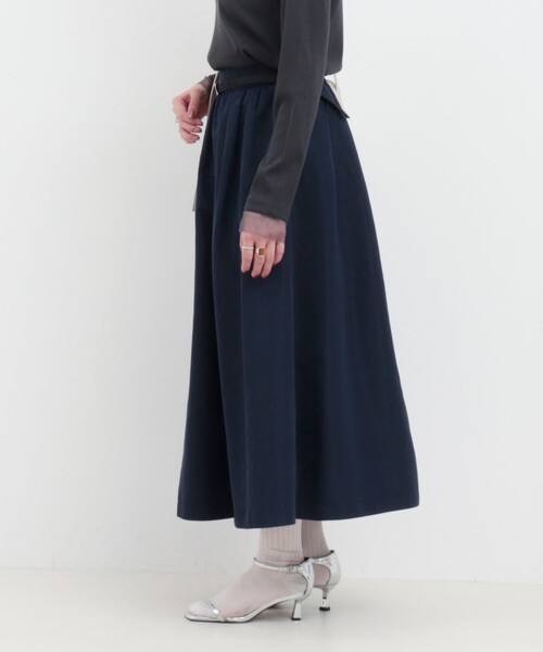 MICO COULIER（ミコクリエ）の「マットタフタスカート（スカート・レディース・ネイビー/オリーブ・36/38）」の5枚目の写真