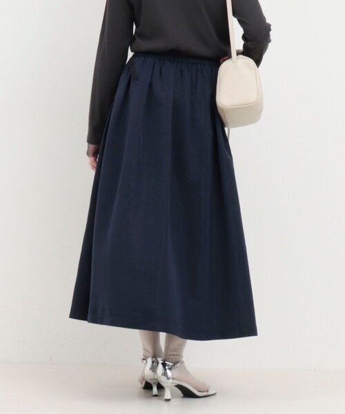 MICO COULIER（ミコクリエ）の「マットタフタスカート（スカート・レディース・ネイビー/オリーブ・36/38）」の7枚目の写真