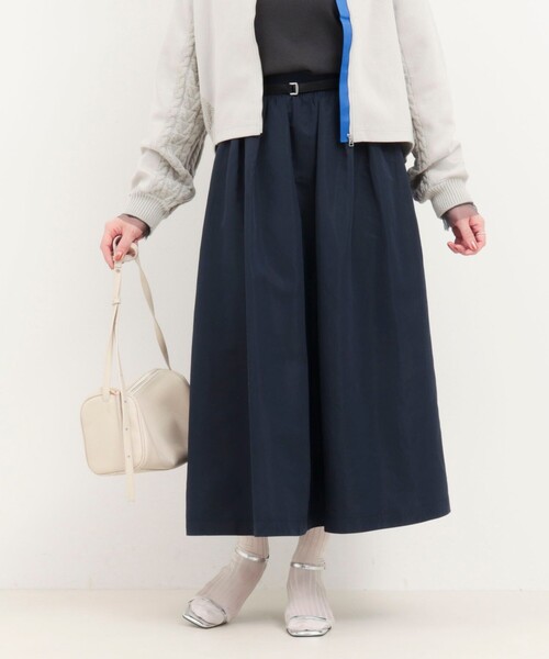 MICO COULIER（ミコクリエ）の「マットタフタスカート（スカート・レディース・ネイビー/オリーブ・36/38）」の9枚目の写真