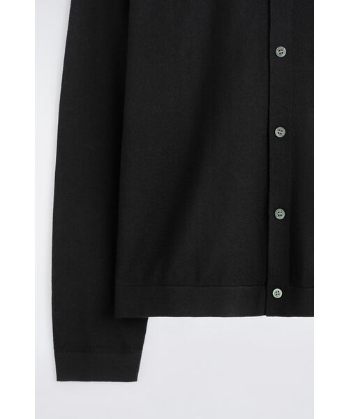 COS(コス)の「メリノウールシャツ(カーディガン/ボレロ・メンズ・ブラック・M/L/XS/S/XL)」の8枚目の写真