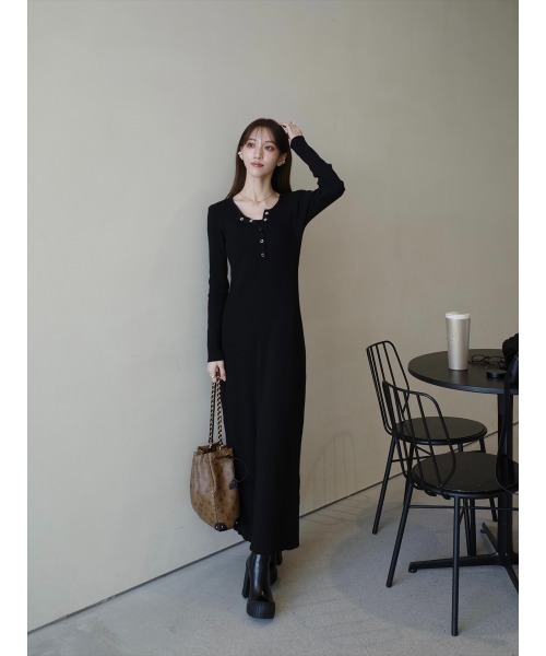 amel（エイメル）の「ボタンレイヤードデザインニットワンピース / ブラック（ワンピース・レディース・ブラック・FREE）」の6枚目の写真