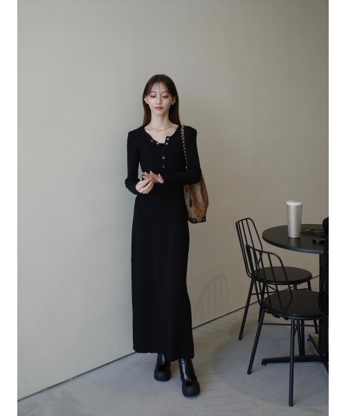 amel（エイメル）の「ボタンレイヤードデザインニットワンピース / ブラック（ワンピース・レディース・ブラック・FREE）」の4枚目の写真