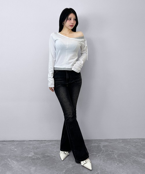 FOLLOWIN(フォロウィン)の「レイヤードショルダーリボントップス(Tシャツ/カットソー・レディース・ブラック/アイボリー/グレー・FREE)」の7枚目の写真