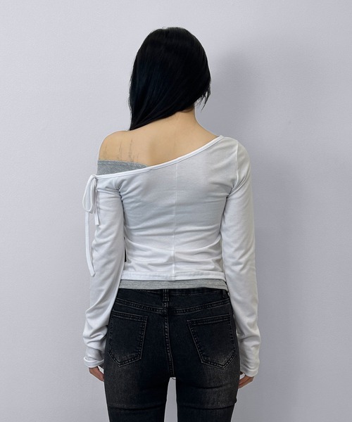 FOLLOWIN(フォロウィン)の「レイヤードショルダーリボントップス(Tシャツ/カットソー・レディース・ブラック/アイボリー/グレー・FREE)」の16枚目の写真