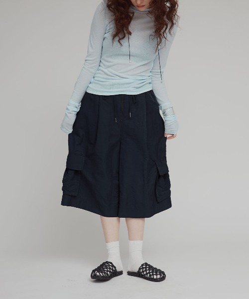 W:Huku(フーク)の「ワッシャー ナイロン カーゴ バミューダ パンツ / Washer Nylon Cargo Bermuda Shorts(その他パンツ・レディース・ブルーグレー/アイボリー/ブラック系その他・FREE)」の1枚目の写真