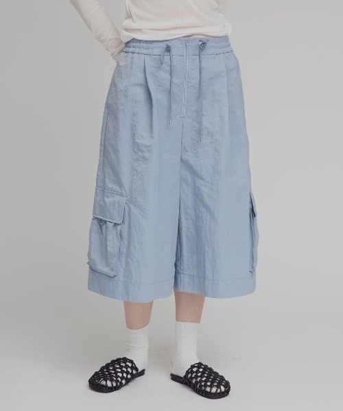 W:Huku(フーク)の「ワッシャー ナイロン カーゴ バミューダ パンツ / Washer Nylon Cargo Bermuda Shorts(その他パンツ・レディース・ブルーグレー/アイボリー/ブラック系その他・FREE)」の5枚目の写真