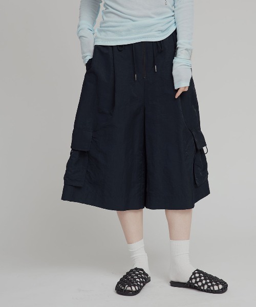 W:Huku(フーク)の「ワッシャー ナイロン カーゴ バミューダ パンツ / Washer Nylon Cargo Bermuda Shorts(その他パンツ・レディース・ブルーグレー/アイボリー/ブラック系その他・FREE)」の7枚目の写真