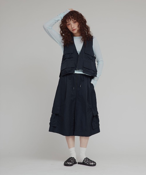 W:Huku(フーク)の「ワッシャー ナイロン カーゴ バミューダ パンツ / Washer Nylon Cargo Bermuda Shorts(その他パンツ・レディース・ブルーグレー/アイボリー/ブラック系その他・FREE)」の11枚目の写真