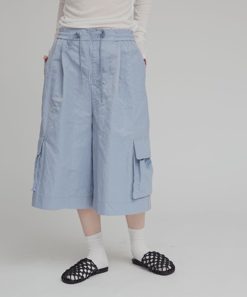 W:Huku(フーク)の「ワッシャー ナイロン カーゴ バミューダ パンツ / Washer Nylon Cargo Bermuda Shorts(その他パンツ・レディース・ブルーグレー/アイボリー/ブラック系その他・FREE)」の15枚目の写真