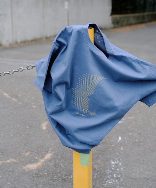 WHIMSIC(ウィムジック)の「【WHIMSIC/2サイズ展開】スピークイージーシルクスクリーンプリントT(Tシャツ/カットソー・メンズ・ピンク/ホワイト/ネイビー/シルバー・2/1)」の2枚目の写真