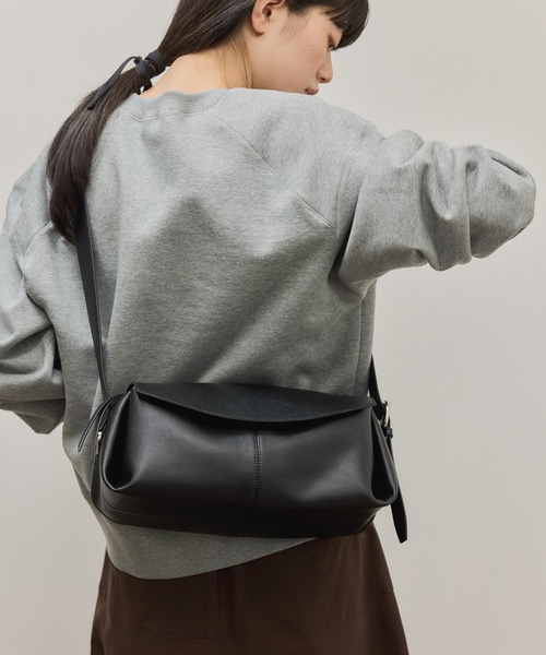 ADAM ET ROPE'（アダムエロペ）の「【サステナブル】フラップショルダーバッグ（ショルダーバッグ・レディース・ブラック/ブラウン・FREE）」の12枚目の写真