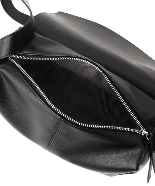 ADAM ET ROPE'（アダムエロペ）の「【サステナブル】フラップショルダーバッグ（ショルダーバッグ・レディース・ブラック/ブラウン・FREE）」の22枚目の写真