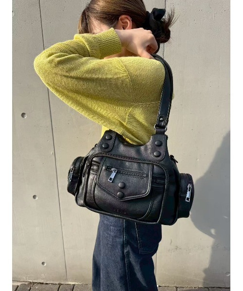 ONE DAY KMC (ワンデイケーエムシー)の「HERB/Six Pockets 2Way Boston Bag/6ポケット2WAYボストンバッグ(ボストンバッグ・レディース・ブラック・FREE)」の1枚目の写真