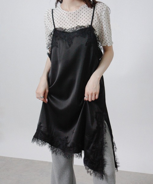 Social GIRL(ソーシャルガール)の「2026SS サテンレースアシメキャミワンピース レースキャミソール(ワンピース・レディース・アイボリー/ブラック・M)」の2枚目の写真