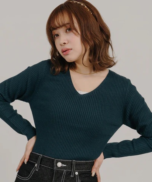 merrylatte(メリーラテ)の「Vネックリブニット【IROHANI】(ニット/セーター・レディース・グリーン/ブラック/ブラウン/ホワイト・FREE)」の4枚目の写真