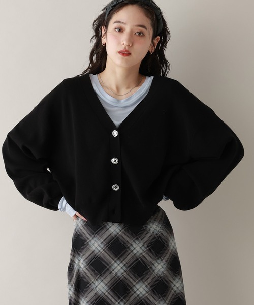 RAGEBLUE(レイジブルー)の「デコボタンニットカーディガン(カーディガン/ボレロ・レディース・グレー/ブルー/ブラック・FREE)」の2枚目の写真