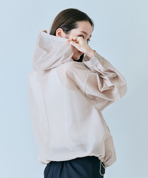 Audie a Muses(オーディアミューズ)の「シアーメッシュジップアップブルゾン(ブルゾン・レディース・ベージュ/ブラック・38/42)」の6枚目の写真
