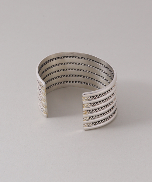 CALMER（カルメール）の「【HARPO / ハルポ】 BRACELET CUFF TWIST / バングル（ブレスレット・レディース・シルバー・FREE）」の5枚目の写真