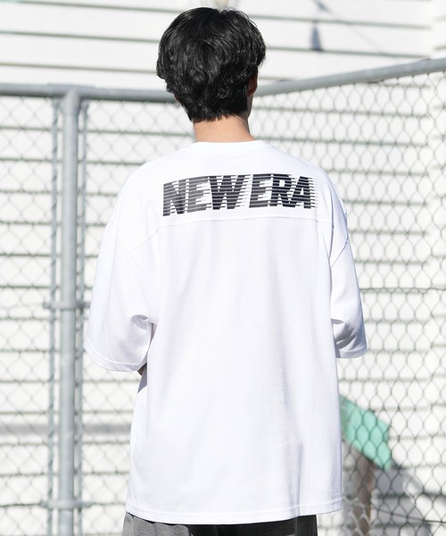NEW ERA（ニューエラ）の「NEW ERA/ニューエラ 半袖 Tシャツ オーバーサイズド パフォーマンス ドロップショルダー パフォーマンスアパレル 吸汗速乾（Tシャツ/カットソー・メンズ・ホワイト/ブラック・L/XXL/M/XL）」の4枚目の写真