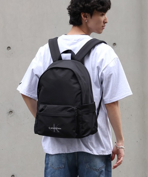 【Calvin Klein/カルバンクライン】BOLD ROUND BACKPACK / ボールド ラウンド バックパック