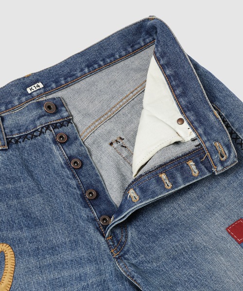 KHOKI（コッキ）の「Hand-Embroidered Denim Pants（デニムパンツ・メンズ・インディゴブルー/ブラック・2）」の4枚目の写真