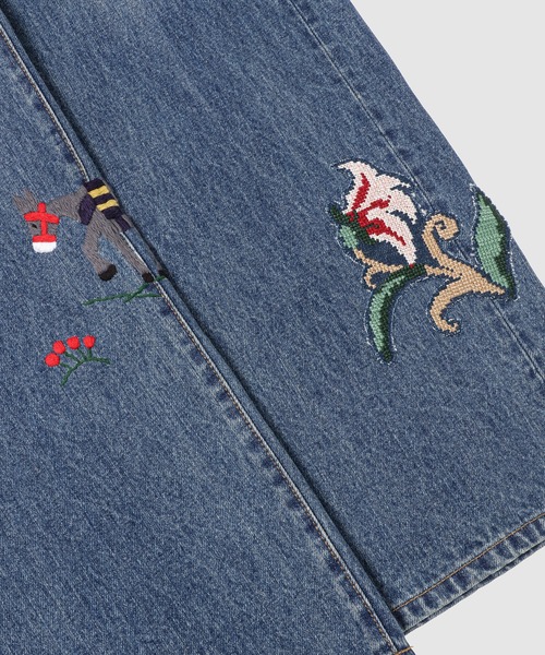 KHOKI（コッキ）の「Hand-Embroidered Denim Pants（デニムパンツ・メンズ・インディゴブルー/ブラック・2）」の8枚目の写真