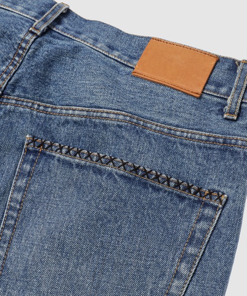 KHOKI（コッキ）の「Hand-Embroidered Denim Pants（デニムパンツ・メンズ・インディゴブルー/ブラック・2）」の6枚目の写真