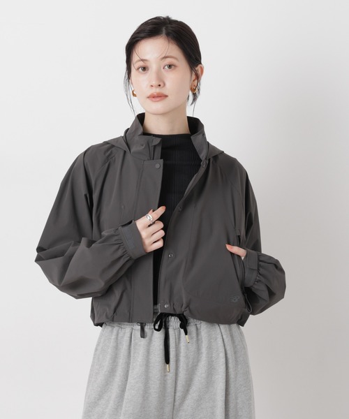 NEW BALANCE(ニューバランス)の「New balance/NB Greyクロップドジャケット(ナイロンジャケット・レディース・グレー/ブラック・M)」の1枚目の写真