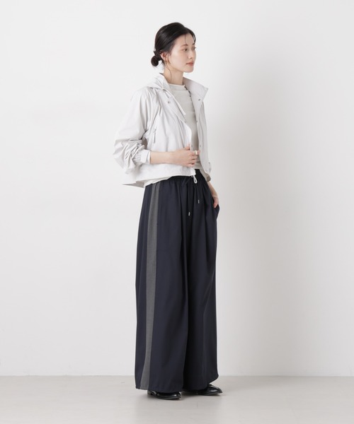 NEW BALANCE(ニューバランス)の「New balance/NB Greyクロップドジャケット(ナイロンジャケット・レディース・グレー/ブラック・M)」の7枚目の写真