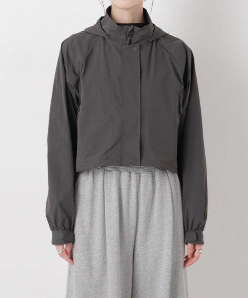 NEW BALANCE(ニューバランス)の「New balance/NB Greyクロップドジャケット(ナイロンジャケット・レディース・グレー/ブラック・M)」の13枚目の写真