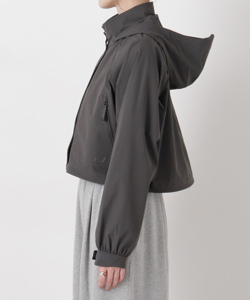 NEW BALANCE(ニューバランス)の「New balance/NB Greyクロップドジャケット(ナイロンジャケット・レディース・グレー/ブラック・M)」の14枚目の写真