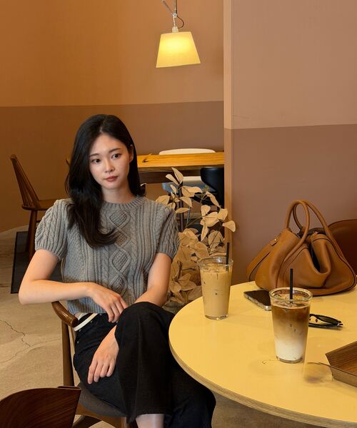 DEHEVE（デヘヴェ）の「Half Sleeve Cable Knit [Gray]（ニット/セーター・レディース・アッシュグレー・FREE）」の6枚目の写真