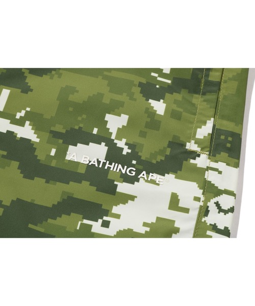 A BATHING APE(アベイシングエイプ)の「MULTI PIXEL CAMO RELAXED FIT BEACH SHORTS(その他パンツ・メンズ・ブラック/グリーン・X-LARGE/XX-LARGE/SMALL/MEDIUM/LARGE)」の6枚目の写真