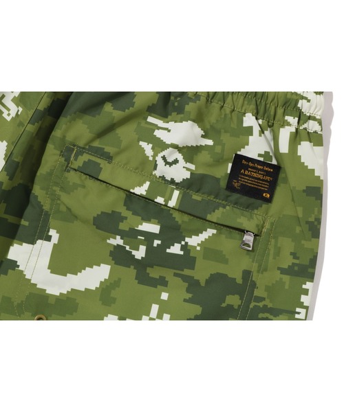 A BATHING APE(アベイシングエイプ)の「MULTI PIXEL CAMO RELAXED FIT BEACH SHORTS(その他パンツ・メンズ・ブラック/グリーン・X-LARGE/XX-LARGE/SMALL/MEDIUM/LARGE)」の8枚目の写真