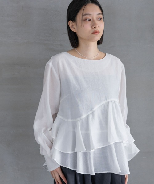 A part by（アパートバイ）の「アシメペプラムブラウス（シャツ/ブラウス・レディース・オフホワイト/ライトベージュ/ブラック・FREE）」の2枚目の写真